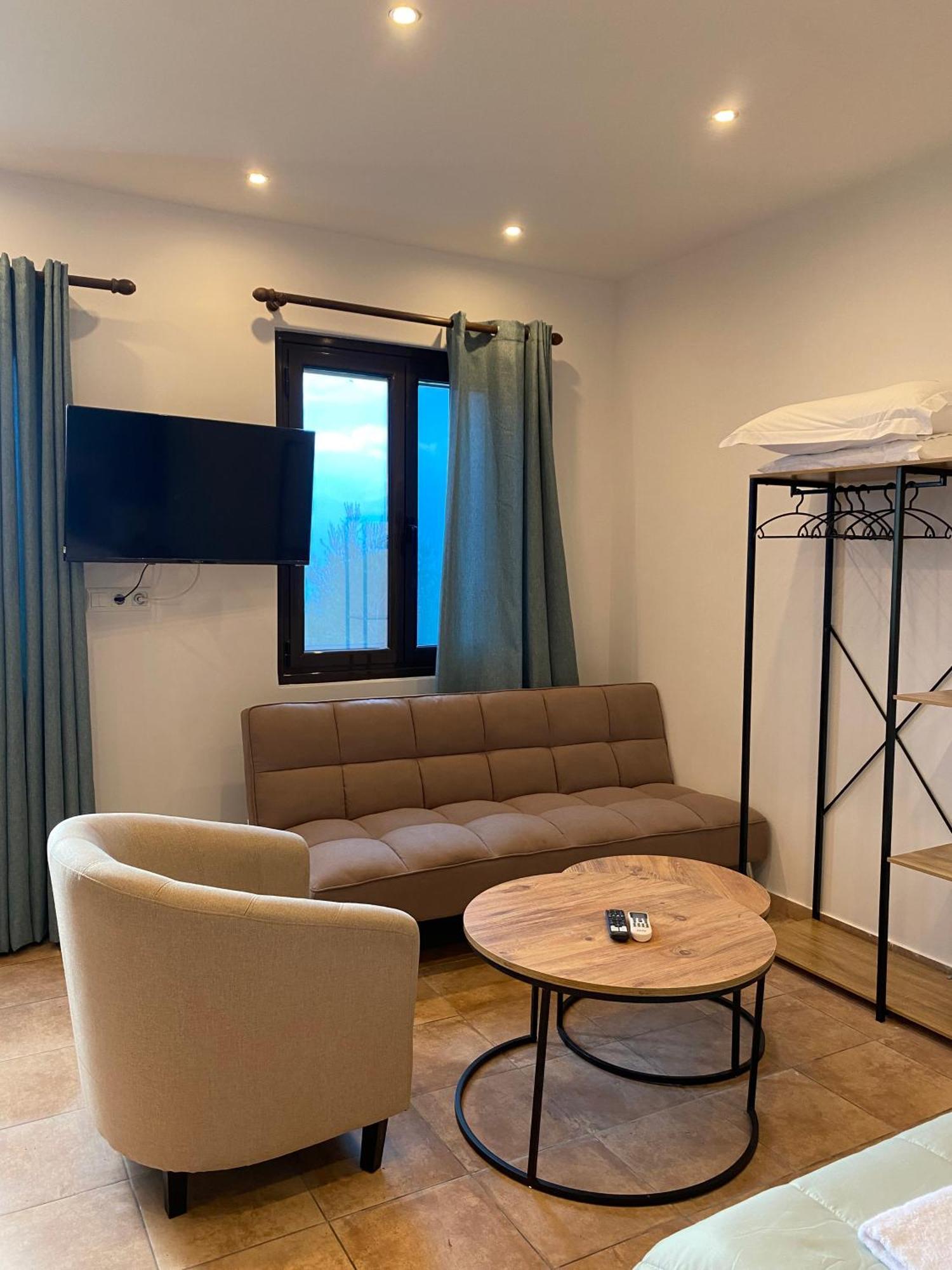 Hotel - Apollon 2*